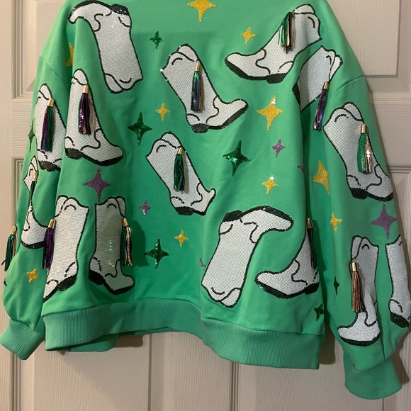 QUEEN OF SPARKLES  Green Sweatshirt with Mardi Gras Boot Design worn once Small - Picture 2 of 2